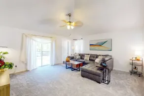 Centrally Located Home w/ a Fire Pit, Large Yard - Interiør