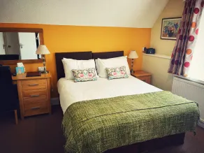 The Robin Hill - Room