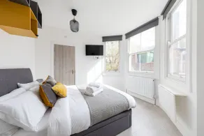 Boutique Modern Hotel Room For Two Near Tube And Bus Stations - Zimmer