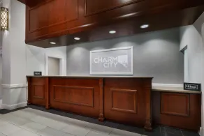 Hampton Inn & Suites Baltimore Inner Harbor - Resepsjon