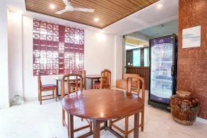 FabHotel Pushpa Inn - Nr Vagator Beach - Restaurang