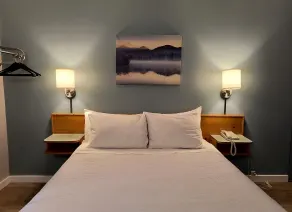 Fireweed Motel - Chambre