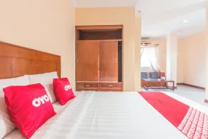 OYO 94759 Hotel Taman Cibinong - Zimmer
