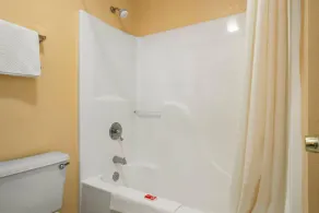 Econo Lodge Inn & Suites Evergreen - Zimmer