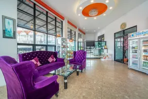 Belleville Hotel - Coin salon dans le hall