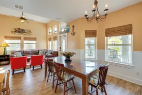 Port Aransas Home: Private Pool < 1 Mi to Beach! - Intérieur