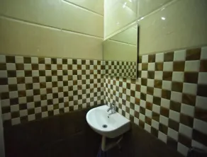 PRM Aruna Lodge - Bathroom