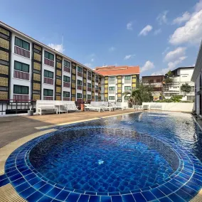Wangburapa Grand Hotel - Piscine