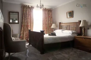 The Globe Angle - Room