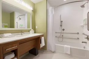 Home2 Suites by Hilton Oklahoma City Quail Springs - Salle de bain