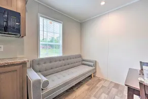 Pet-Friendly Cassopolis Escape w/ Lake Access - Interiør