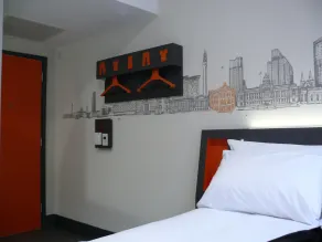 easyHotel Birmingham - Room