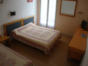 Hôtel Au Petit Languedoc - Room