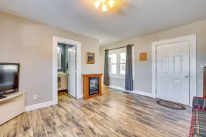 Private Hot Tub & Mtn Views: Garden Valley Apt! - Innvendig