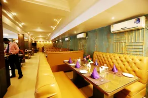 Hotel Radhika Regency - Restaurant