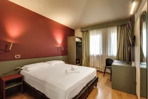 HC Hotel Cremona Pilgrim's - Værelse