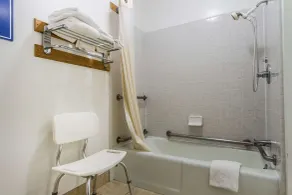 Quality Inn & Suites Gilroy - Salle de bain
