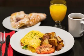 Holiday Inn Boston - Cambridge Area by IHG - Restaurant