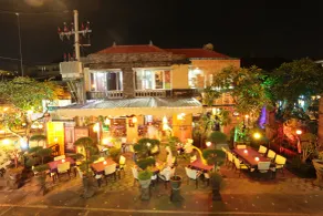 La Walon Hotel - Restaurant