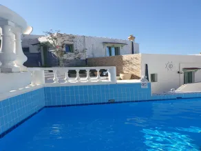 Studio avec terrasse, barbecue et jardin | Vue piscine - Piscine