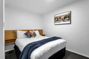 Elphin Serviced Apartments - Room