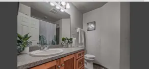 Tacoma place - Bathroom