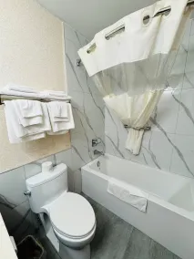 Canadas Best Value Inn & Suites-Castlegar - Salle de bain
