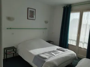 Hôtel Le Lyon Vert Commentry - Chambre