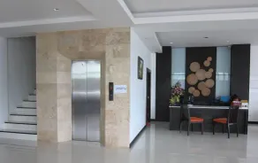 The White Pearl Hotel - Hall