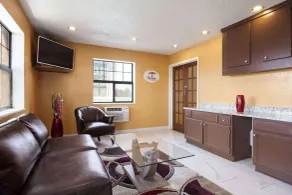 Super 8 by Wyndham Colorado Springs/Afa Area - Lobby