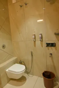 MD FARMS AND RESORTS - Bathroom