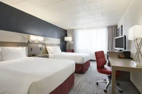 Ramada by Wyndham Beaver Falls - Habitación