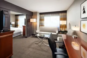 Sheraton Fairplex Suites & Conference Center - Chambre