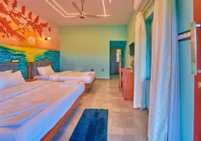 Verdant View Beach Resort Varkala by VOYE HOMES - Just 150m to Beach - Rum