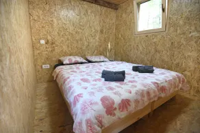 TreeHouses Ljubač Glamping Robinson - Habitación