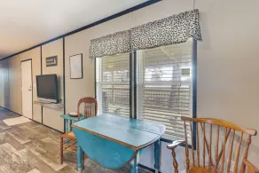Lakefront Wetumpka Escape w/ Furnished Deck! - Interiör