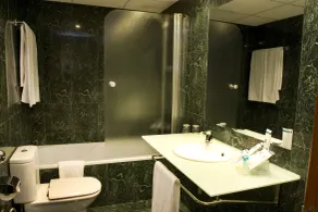 Berenguer IV - Bathroom