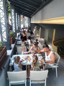 MOONBOW BEACH HOTEL - Restaurant