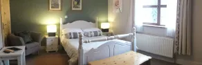 Church View House F56H977 - Room