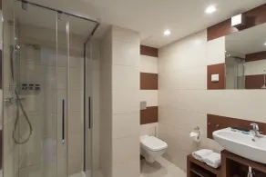 Ilonn Hotel - Badrum