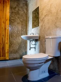 Ton Fang Hotel - Bathroom