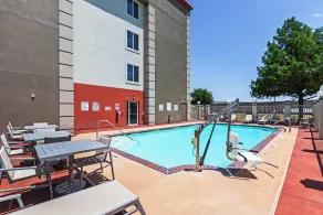 Holiday Inn Express Hotel & Suites Dallas Lewisville by IHG - Pool