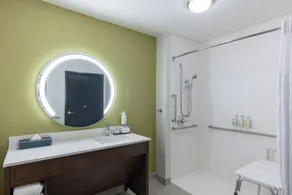 La Quinta Inn & Suites by Wyndham Centralia - Salle de bain