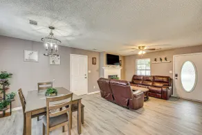 Mabelvale Home w/ Grill: 12 Mi to Little Rock! - Innvendig