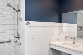 Martin Hill Inn - Bathroom