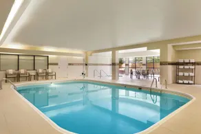 Courtyard by Marriott Bloomington Normal - Piscine
