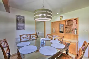 Beautiful Whittier Home w/ Pool & Gas Grill! - Innvendig