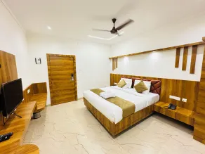 Shambhavi Hotel And Convention Centre - Room