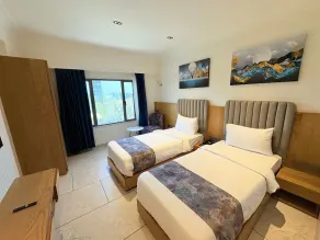 The Parterre - SG Highway Ahmedabad - Quarto