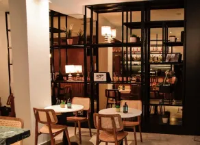 Metis Urbane Living Spaces - Restaurant
